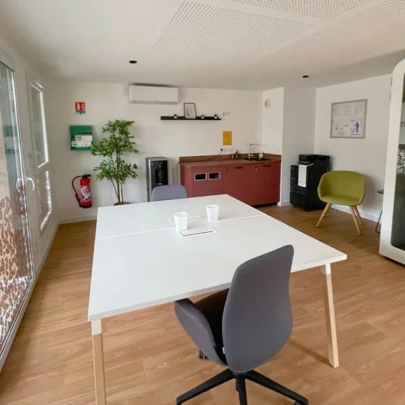 Open Space  4 postes Location bureau Route de la Chapelle Amancy 74800 - photo 2