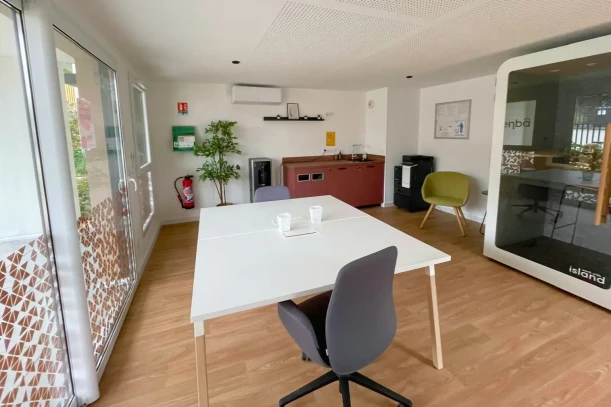 Open Space - 74800 - 4 postes - 120€