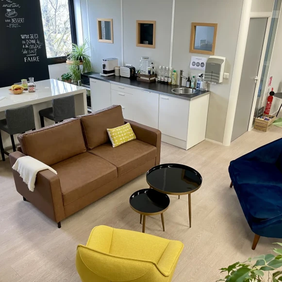 Bureau privé 10 m² 2 postes Coworking Avenue de l'Europe Ramonville-Saint-Agne 31520 - photo 2