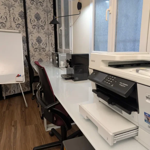 Bureau privé 70 m² 10 postes Location bureau Rue Lagrange Paris 75005 - photo 6