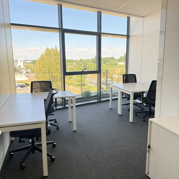 Bureau privé 14 m² 4 postes Location bureau Avenue François Pignier Bourg-en-Bresse 01000 - photo 1