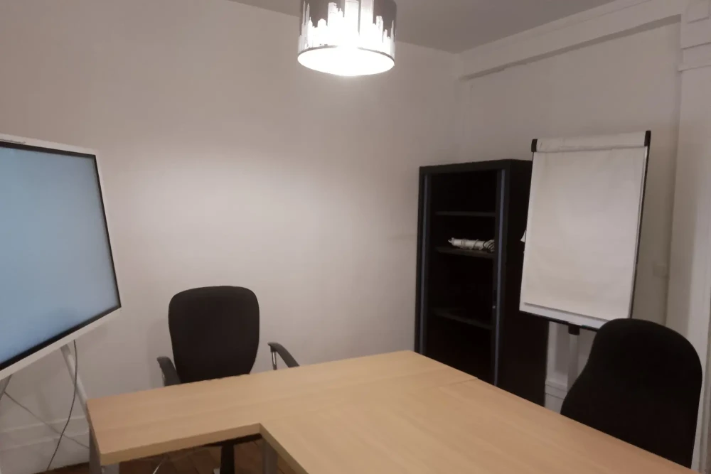 Bureau privé - 75011 - 5 postes - 350€