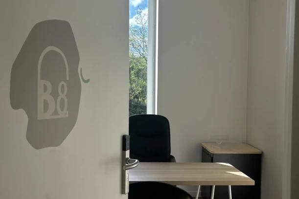 Bureau privé - 64100 - 1 poste - 490€