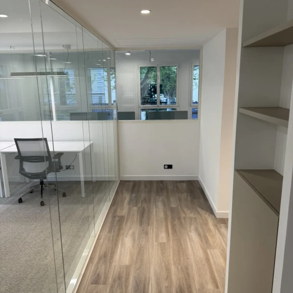 Bureau privé 15 m² 4 postes Location bureau Boulevard Carabacel Nice 06000 - photo 8