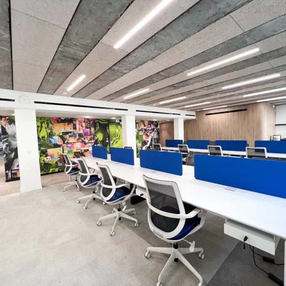 Espace indépendant 2 530 m² 300 postes Location bureau Rue de Saussure Paris 75017 - photo 5