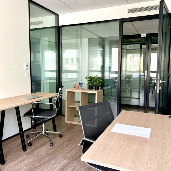 Espace indépendant 305 m² 47 postes Coworking Rue de la Brèche aux Loups Paris 75012 - photo 2