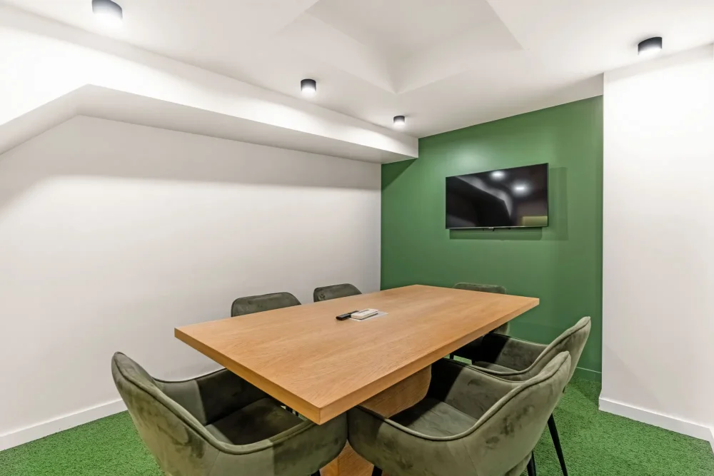 Espace indépendant - 75010 - 17 postes - 24780€