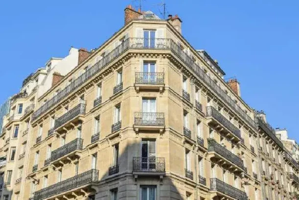 Espace indépendant - 75008 - 20 postes - 8764€