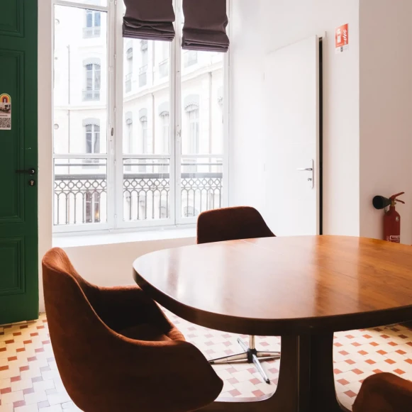 Bureau privé 18 m² 6 postes Location bureau Rue d'Algérie Lyon 69001 - photo 2