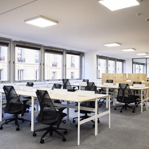 Bureau privé 70 m² 18 postes Coworking Rue Treilhard Paris 75008 - photo 11