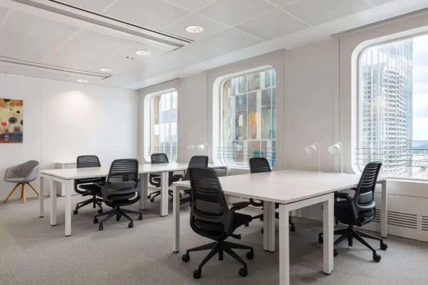 Bureau privé - 92800 - 10 postes - 5837€