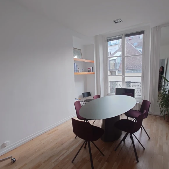 Open Space  10 postes Location bureau Rue de Birague Paris 75004 - photo 2