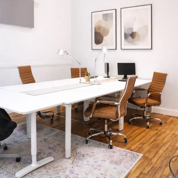Bureau privé 25 m² 5 postes Coworking Rue Martel Paris 75010 - photo 3