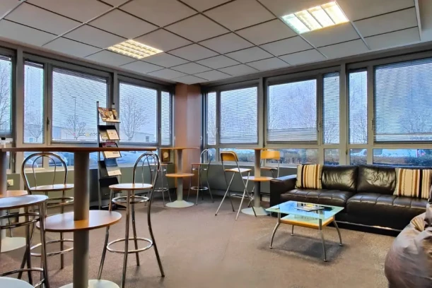Bureau privé - 54710 - 2 postes - 381€