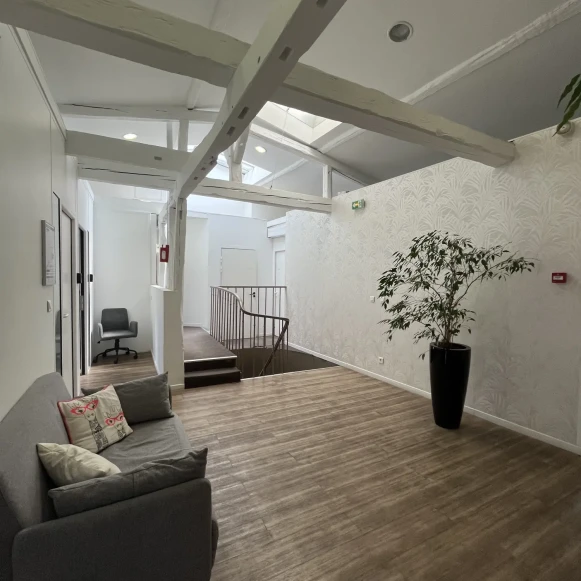 Bureau privé 11 m² 4 postes Coworking Boulevard Victor Hugo Clichy 92110 - photo 1