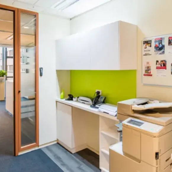 Bureau privé 12 m² 3 postes Coworking Rue Taylor Paris 75010 - photo 8