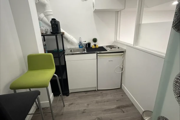 Open Space - 92370 - 7 postes - 190€