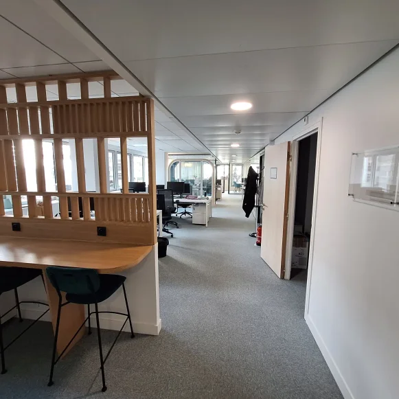 Bureau privé 218 m² 28 postes Location bureau Boulevard de Vaugirard Paris 75015 - photo 5