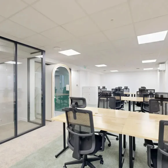 Bureau privé 70 m² 16 postes Location bureau Rue des Petits Hôtels Paris 75010 - photo 1