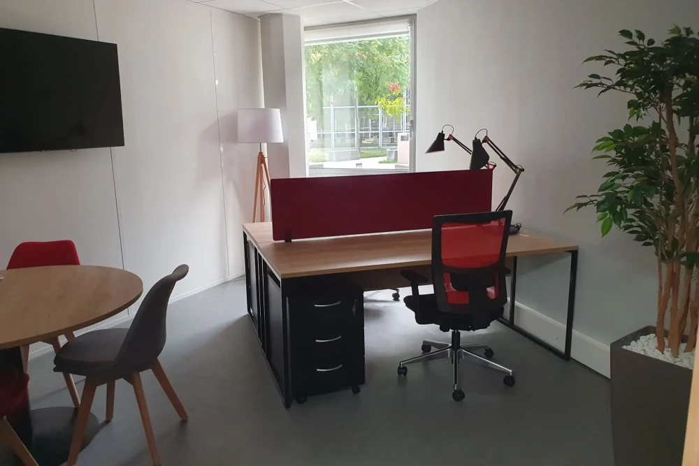 Bureau privé - 33600 - 2 postes - 480€