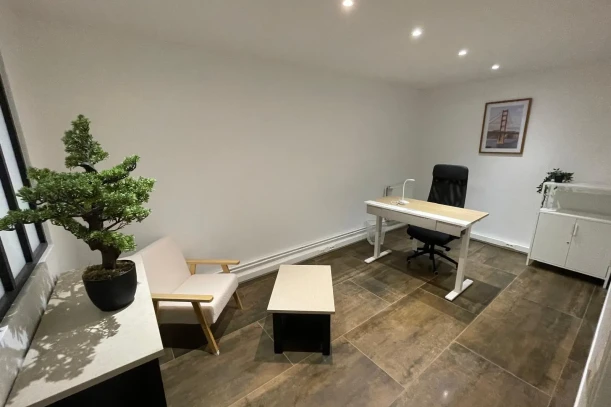 Bureau privé - 77210 - 1 poste - 749€