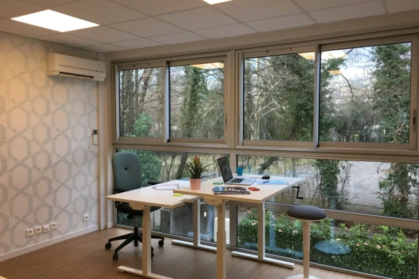 Bureau privé - 38240 - 4 postes - 800€