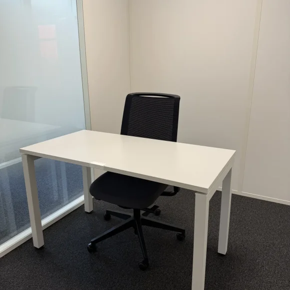 Bureau privé 6 m² 1 poste Coworking Avenue François Pignier Bourg-en-Bresse 01000 - photo 1