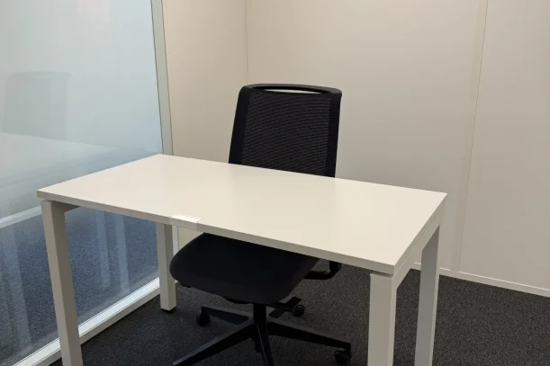 Bureau privé - 01000 - 1 poste - 328€