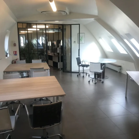 Bureau privé 46 m² 8 postes Coworking Avenue Raymond Poincaré Paris 75016 - photo 8