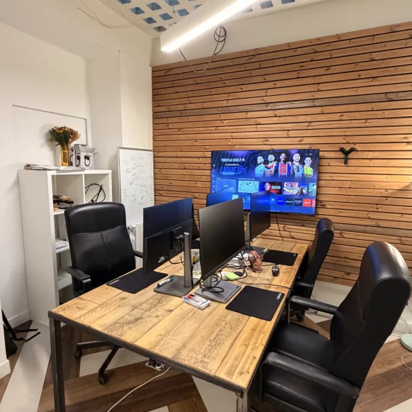 Bureau privé 9 m² 4 postes Coworking Rue Greneta Paris 75002 - photo 7