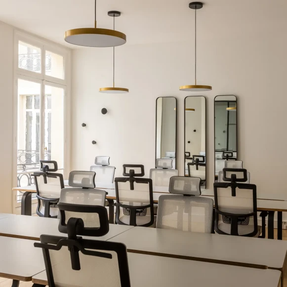 Espace indépendant 64 m² 12 postes Location bureau Avenue des Champs-Élysées Paris 75008 - photo 2