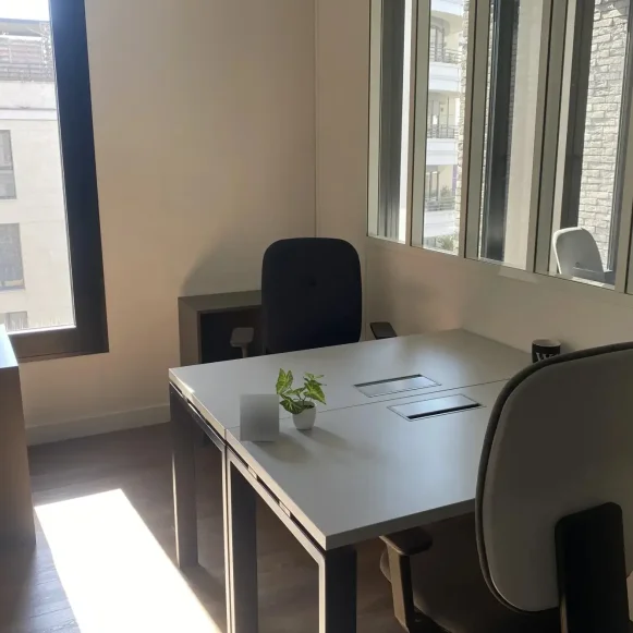 Bureau privé 7 m² 2 postes Coworking Place Martin Levasseur Saint-Ouen-sur-Seine 93400 - photo 1