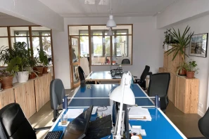 Open Space - 93100 - 1 poste - 250€