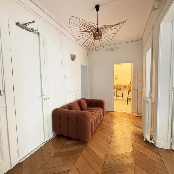 Espace indépendant 128 m² 26 postes Location bureau Boulevard de Sébastopol Paris 75003 - photo 10