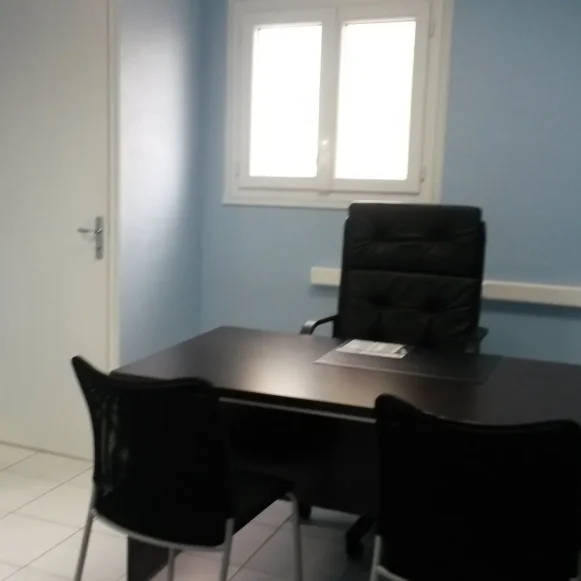 Bureau privé 12 m² 1 poste Location bureau Rue Garnier Pages Saint-Maur-des-Fossés 94100 - photo 1