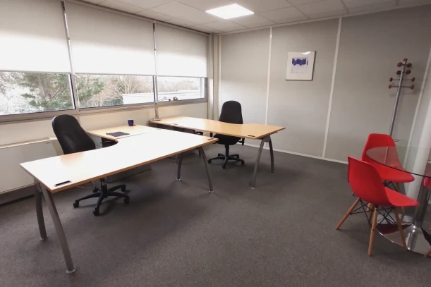 Bureau privé - 31300 - 3 postes - 979€