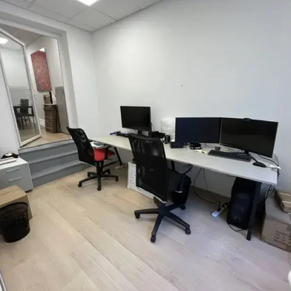 Bureau privé 10 m² 2 postes Coworking Rue Meslay Paris 75003 - photo 7