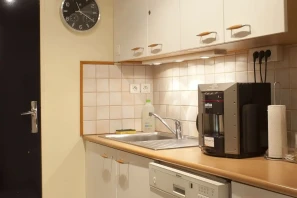 Bureau privé - 06200 - 4 postes - 1924€