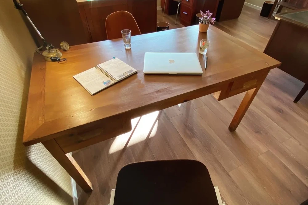 Open Space - 44200 - 3 postes - 280€