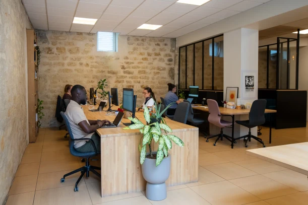 Open Space - 75006 - 5 postes - 380€