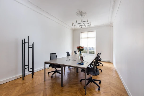 Bureau privé - 75017 - 6 postes - 4000€