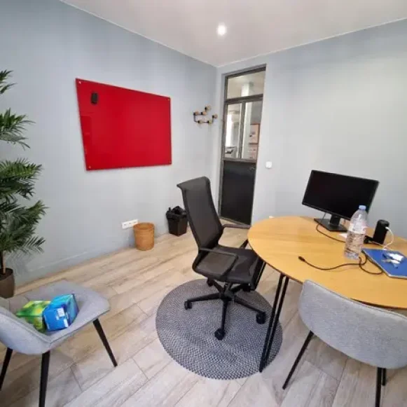 Bureau privé 11 m² 2 postes Location bureau Rue de Surène Paris 75008 - photo 2