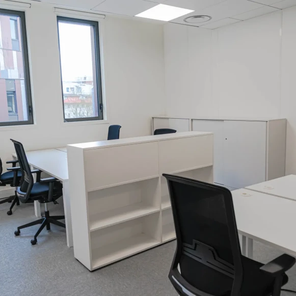 Bureau privé 35 m² 6 postes Coworking Boulevard Van Gogh Villeneuve-d'Ascq 59650 - photo 1