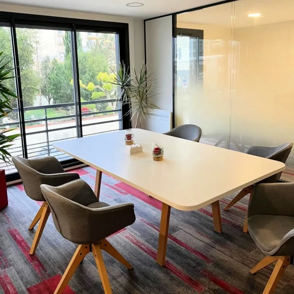 Bureau privé 20 m² 6 postes Coworking Rue Franklin Prolongée Courbevoie 92400 - photo 4