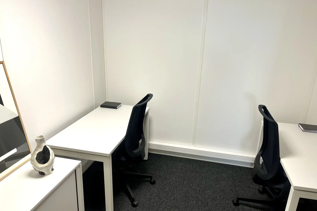 Bureau privé - 69125 - 2 postes - 688€