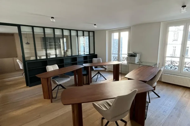 Espace indépendant - 75003 - 8 postes - 4000€