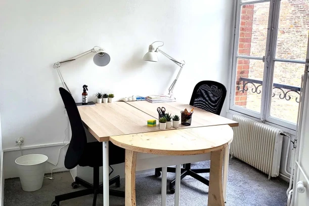 Bureau privé - 35700 - 2 postes - 380€