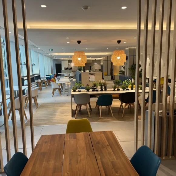 Bureau privé 25 m² 5 postes Location bureau Avenue de Malakoff Paris 75016 - photo 5