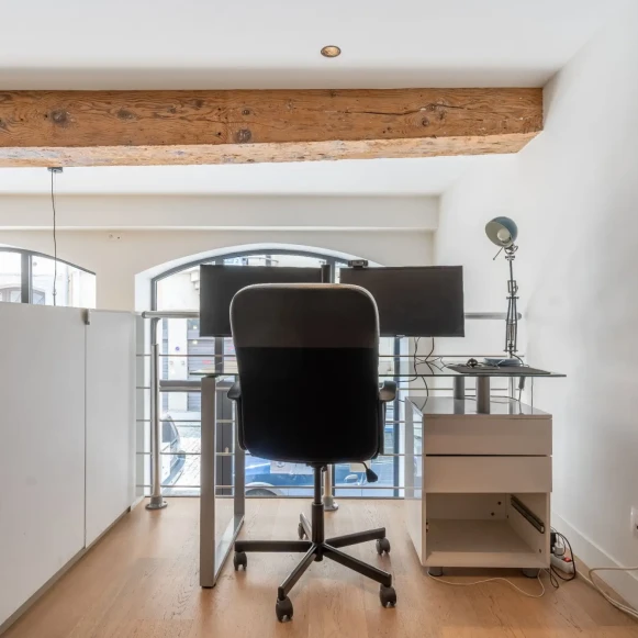 Bureau privé 45 m² 10 postes Location bureau Rue Guynemer Lyon 69002 - photo 1