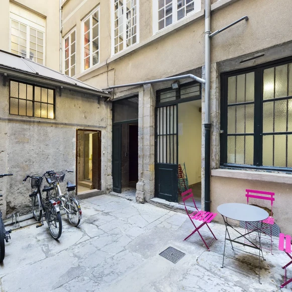 Bureau privé 116 m² 30 postes Coworking Quai Jules Courmont Lyon 69002 - photo 4